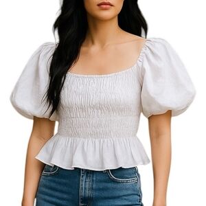 🆕️ ASTR White Smocked Puff Sleeves Blouse. NWT